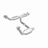 MagnaFlow Conv DF 02-06 Cadillac Escalade / 02-06 Chevy Avalanche 5.3L Dual Conv Y-Pipe Assembly 2WD